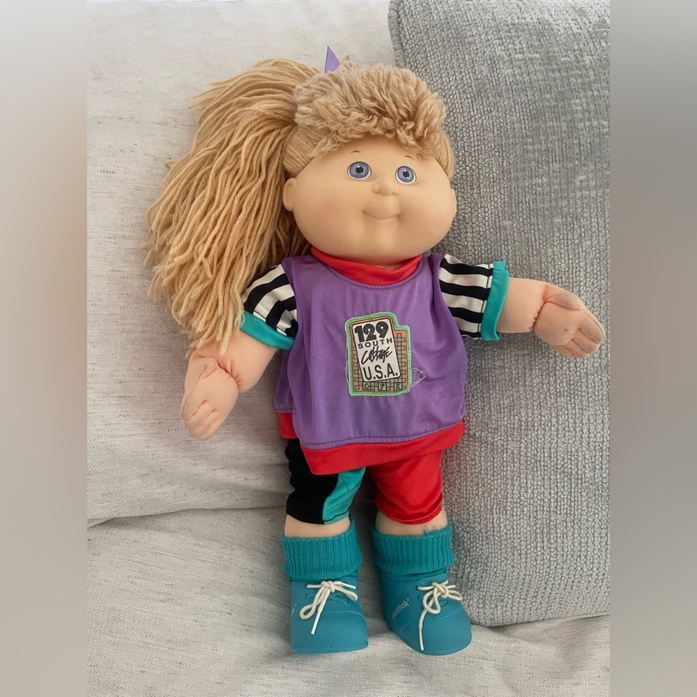 Vintage 1990’s Cabbage Patch Doll Posable (READ!!)